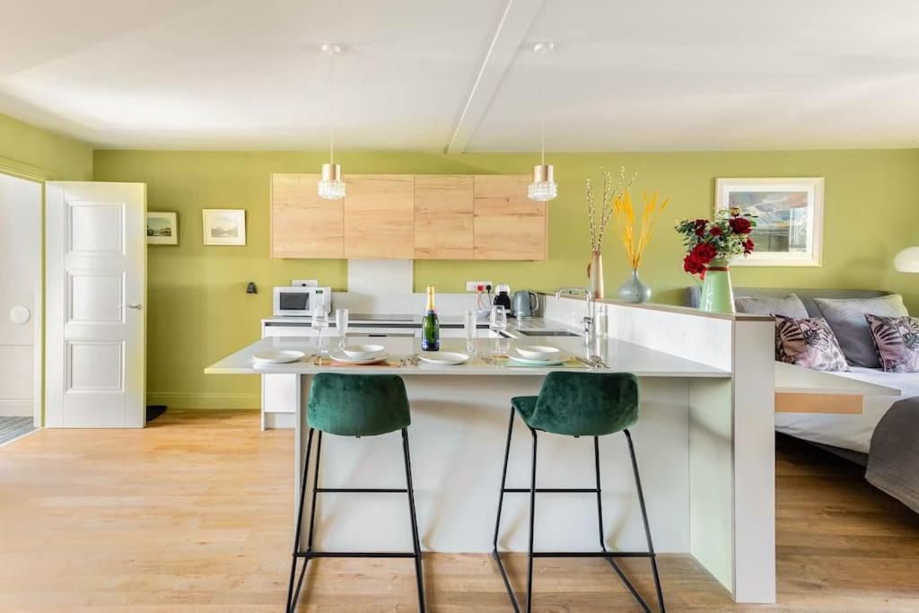 Shamrock, Bowness On Windermere, Superb One Bedroom Apartment With Private Parking Exteriér fotografie